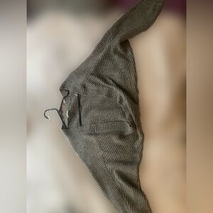 Gray Ribbed Knit Shrug/Boléro